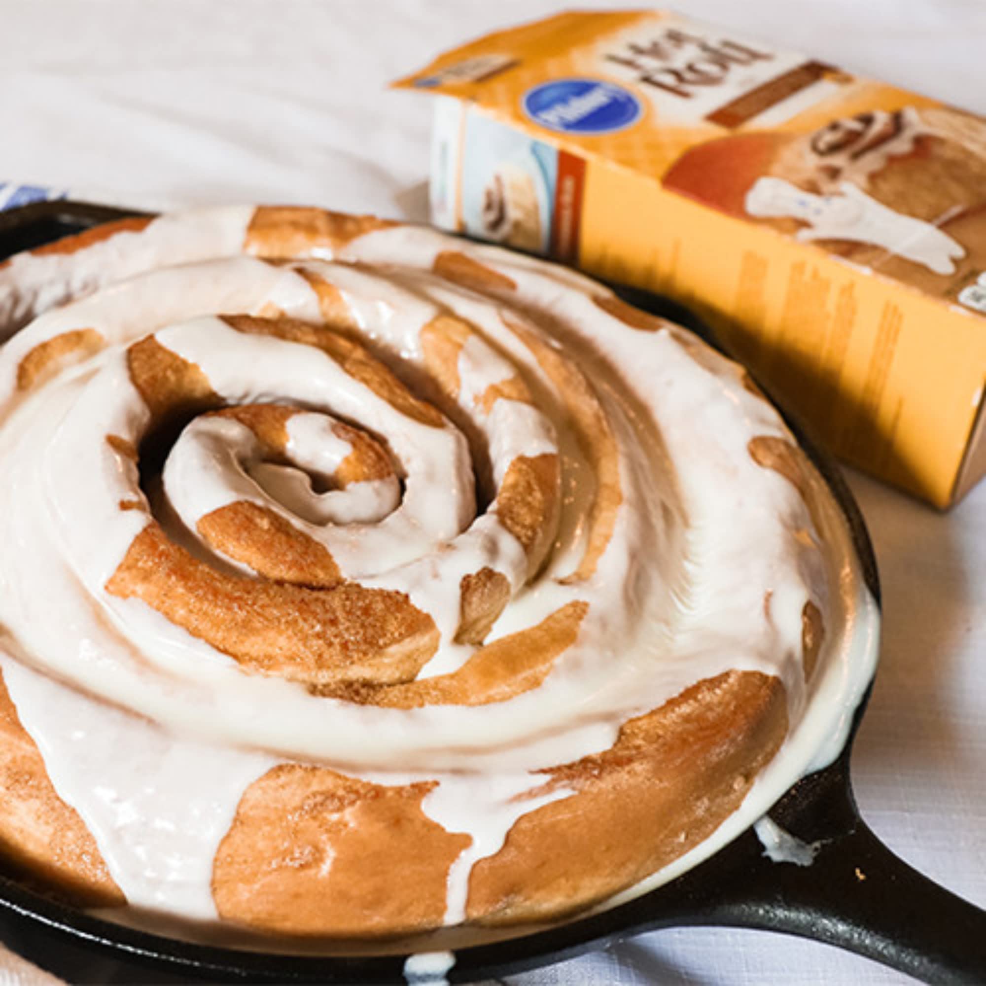 Pillsbury Hot Roll Mix, 16 oz (Pack of 4) Pillsbury